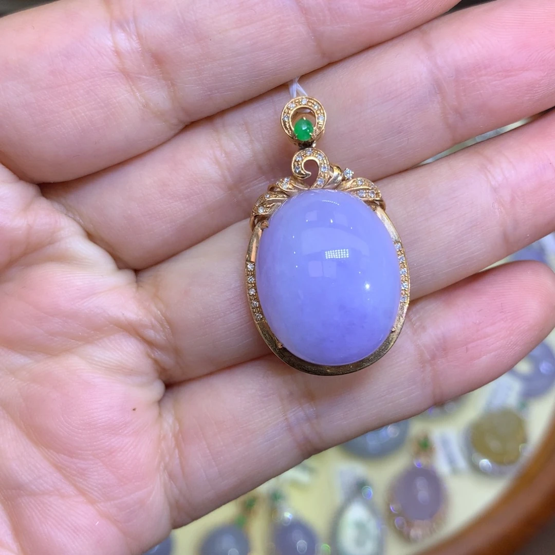 翡翠颈饰18K金镶嵌翡翠吊坠