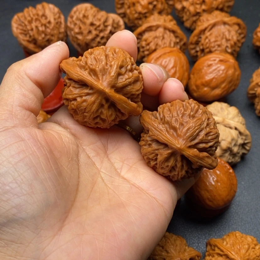 【闪购商品】文玩核桃把件小**?核桃