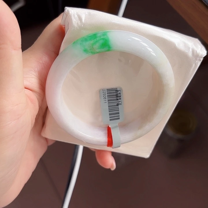 翡翠未镶嵌手镯缅甸天然