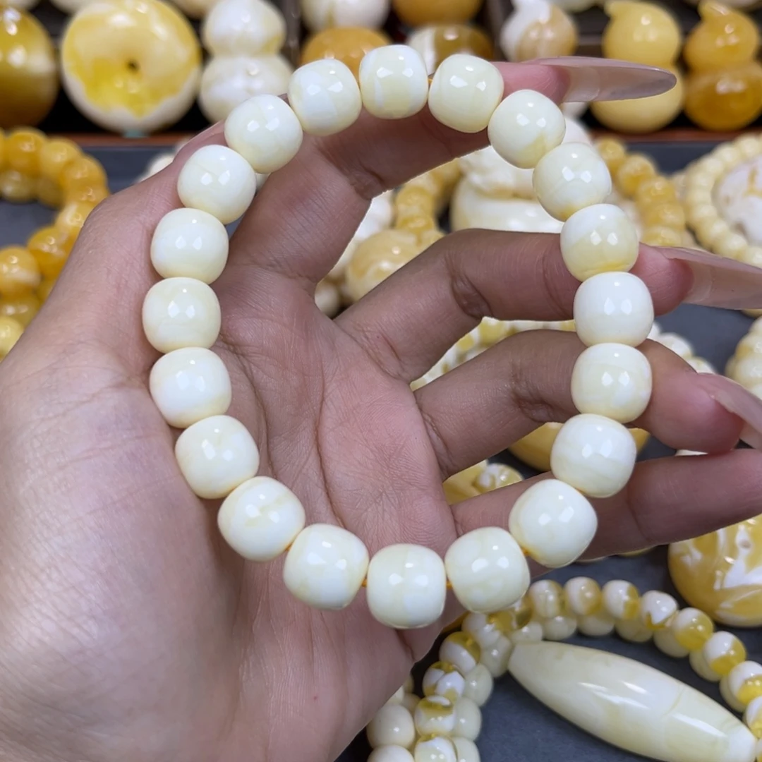 琥珀未镶嵌手串……