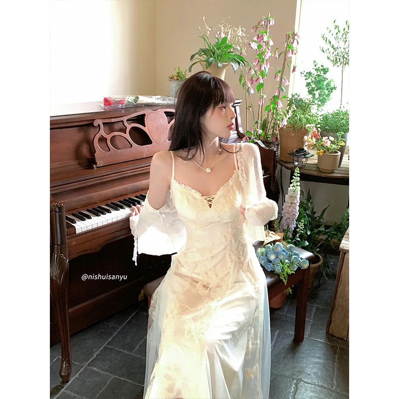 溺水三鱼【初夏风铃】夏季度假风蝴蝶蕾丝设计感珠片网纱吊带连衣裙