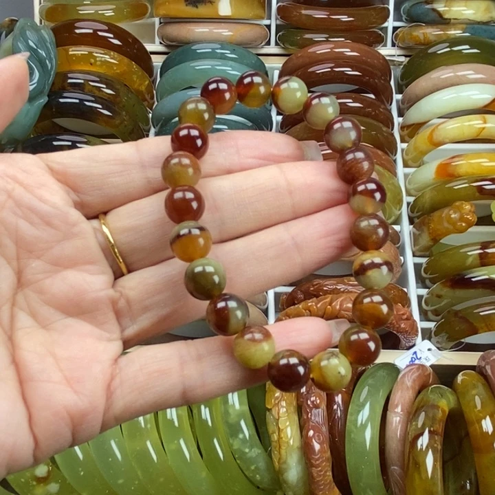 蛇纹石玉手镯未镶嵌