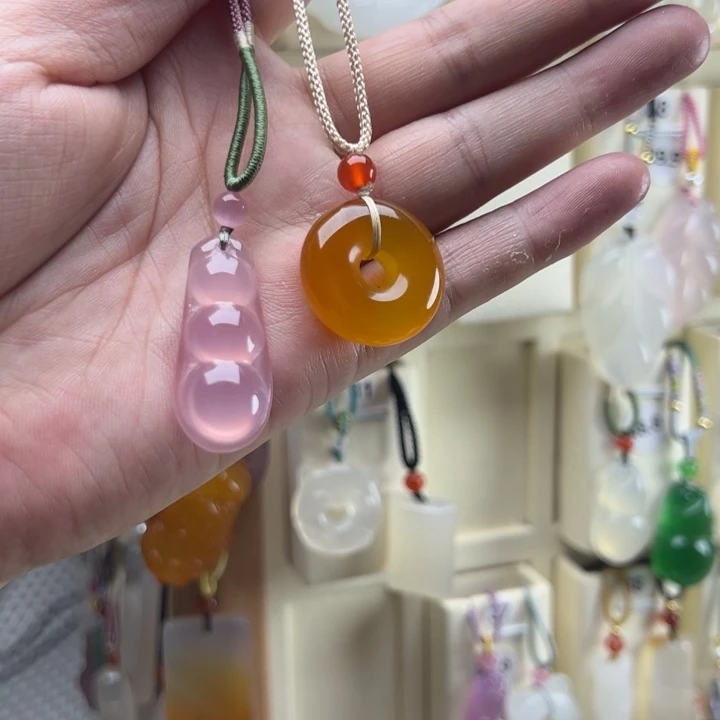 玛瑙/玉髓颈饰未镶嵌?****）