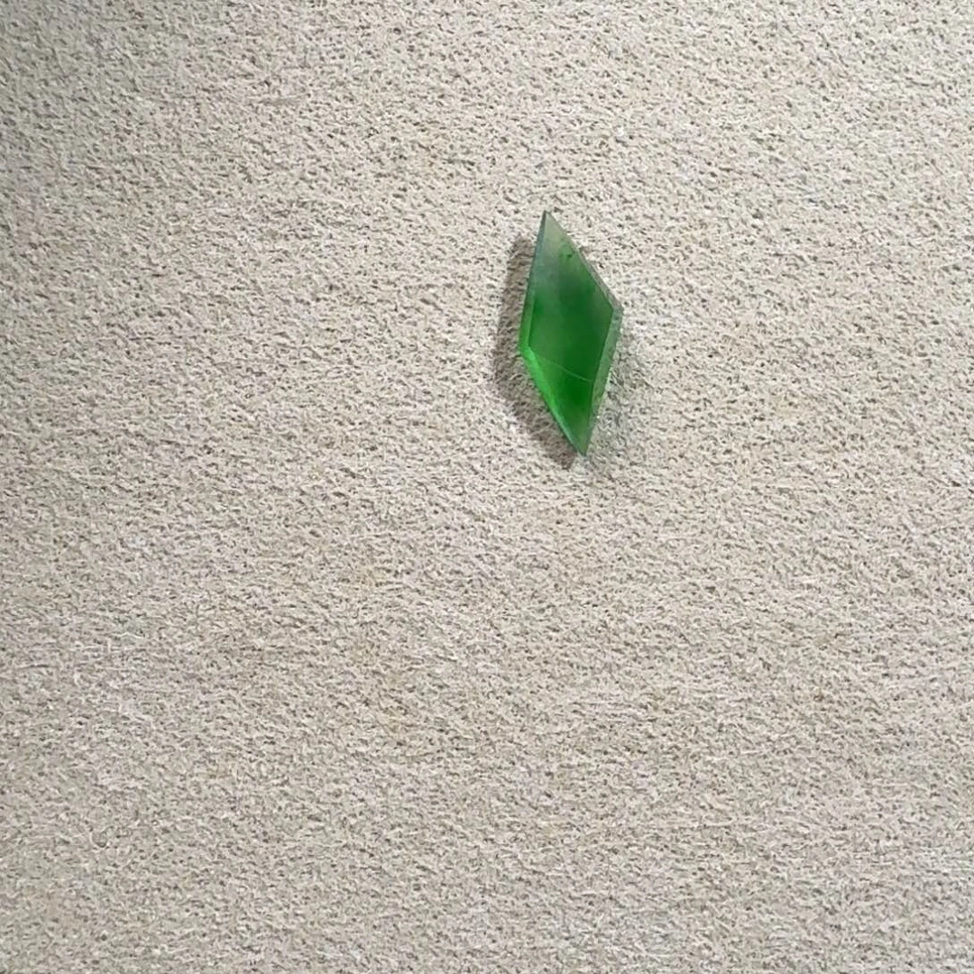 豆***丁翡翠配石天然A货翡翠裸石