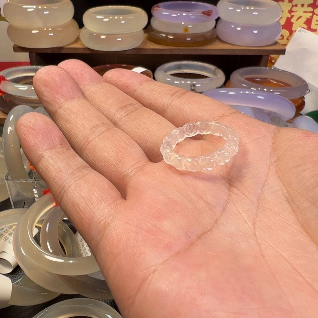 一***汪玛瑙/玉髓手镯未镶嵌