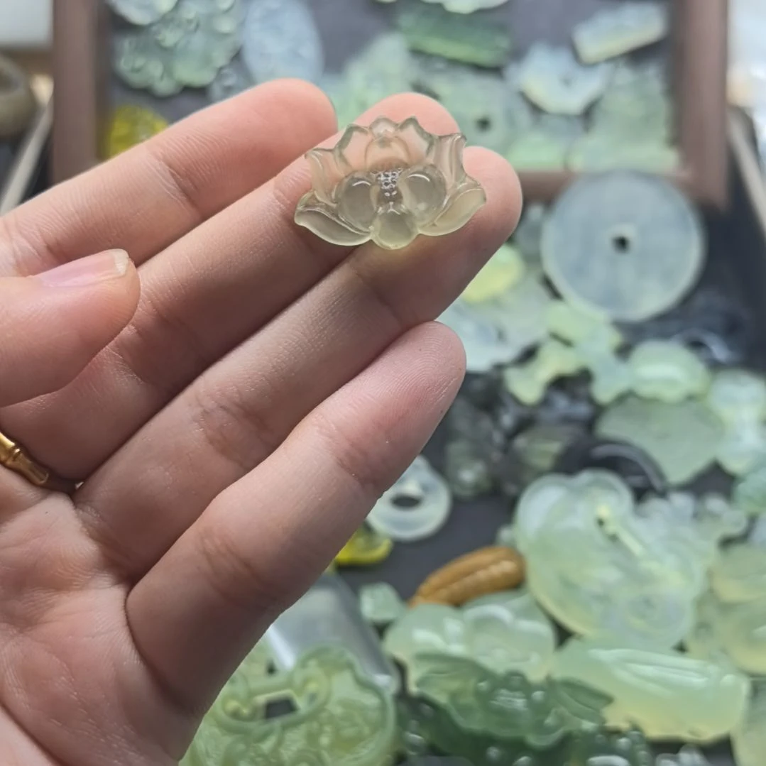 合金蛇纹石玉颈饰