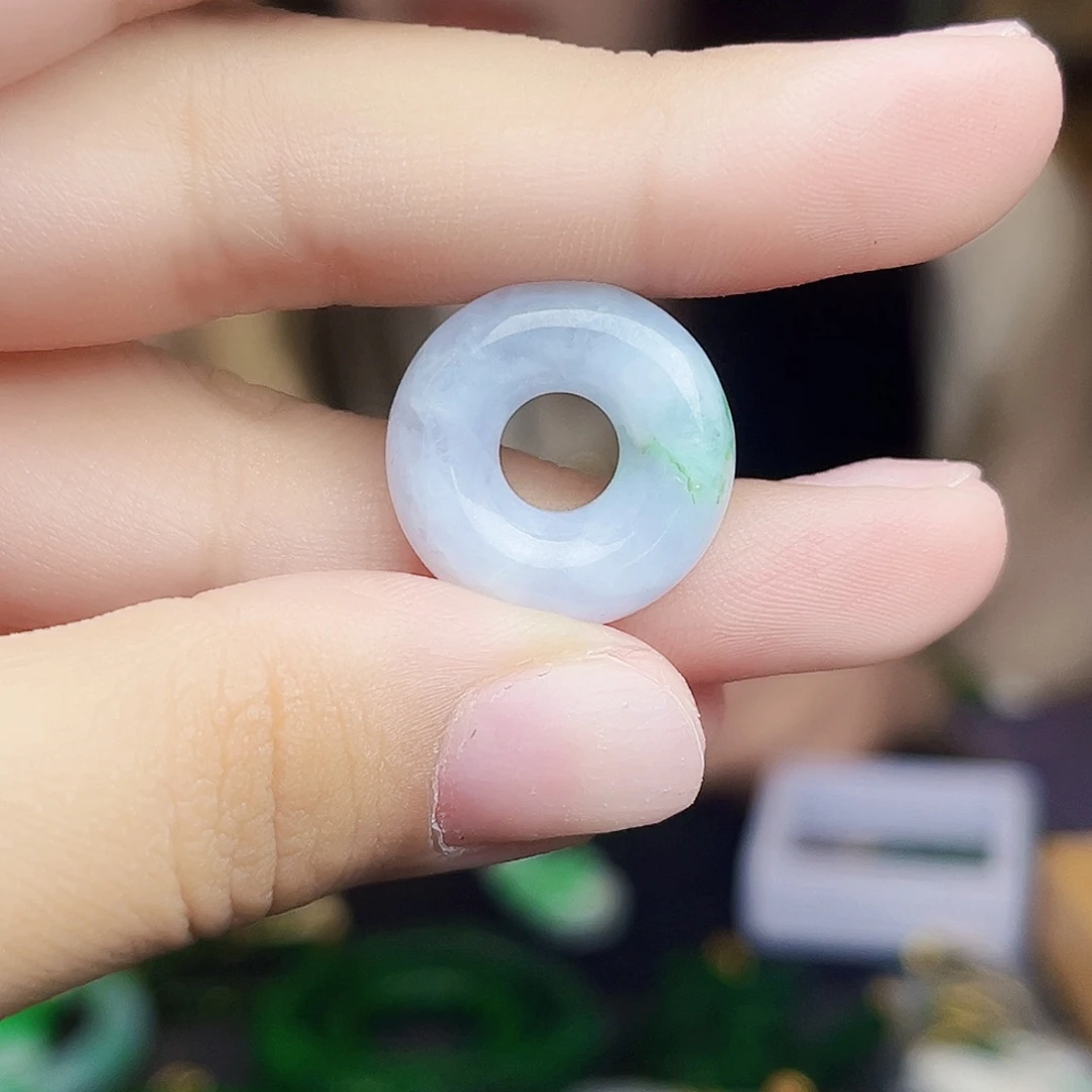 颈饰未镶嵌翡翠多样性