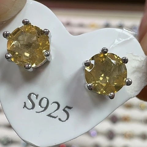 水晶耳饰银S925镶嵌耳钉一副，拍多样发其一