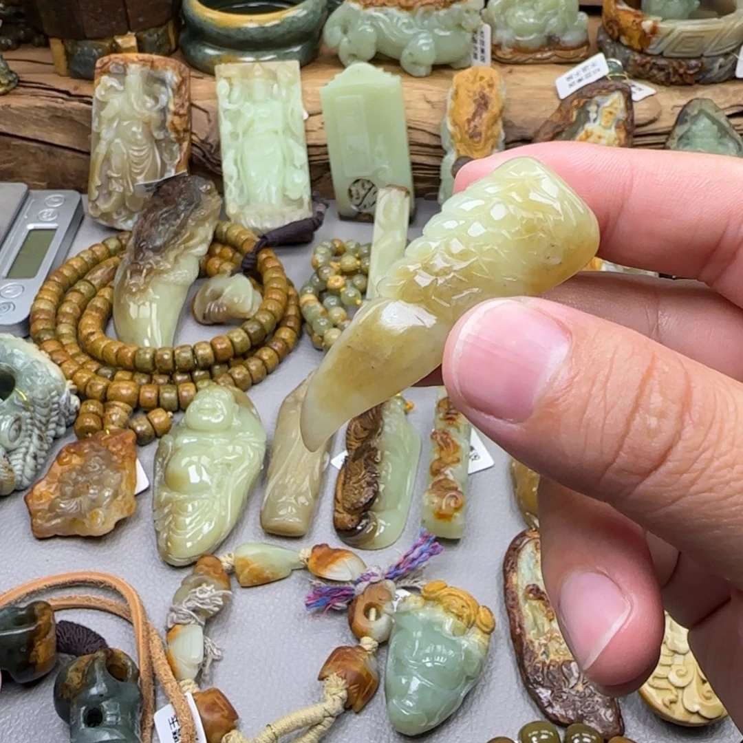 岫岩河磨玉（透闪石质玉）未镶嵌珠宝奇石