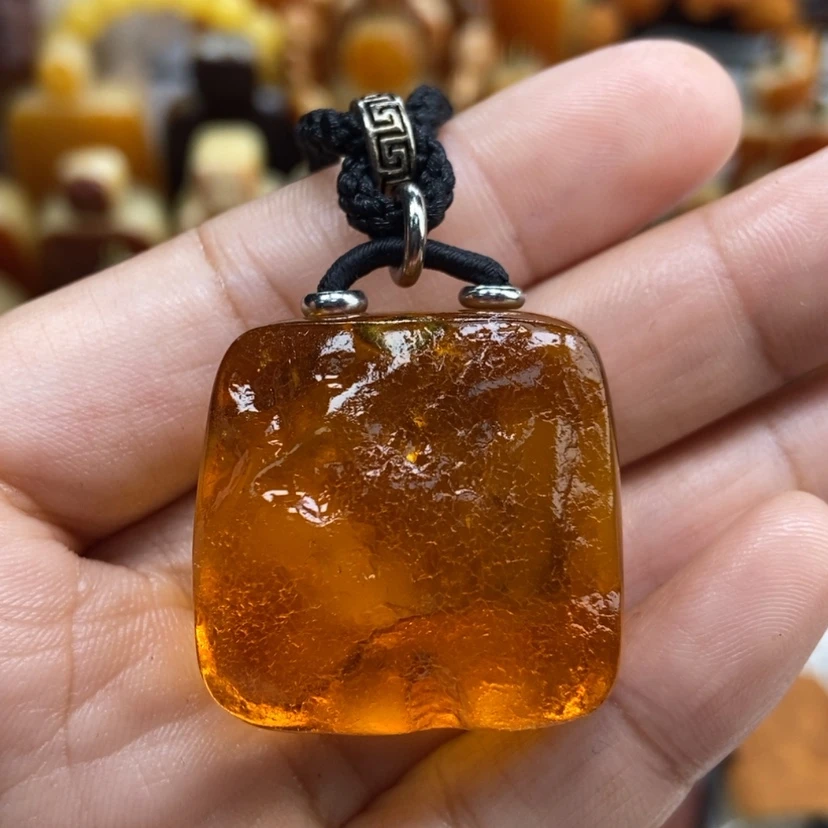 【闪购商品】琥珀颈饰未镶嵌