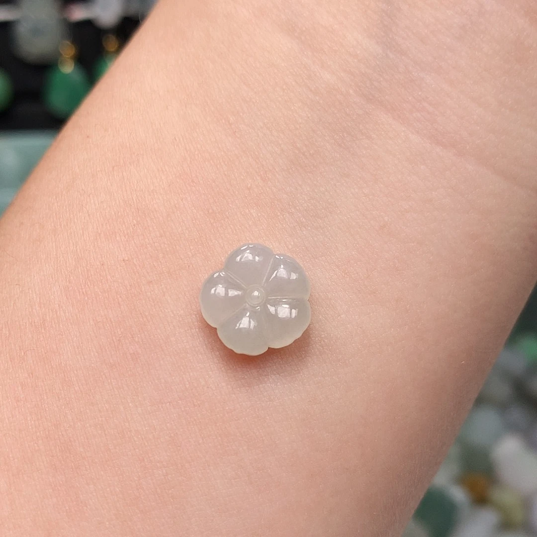 翡翠未镶嵌颈饰白冰花花