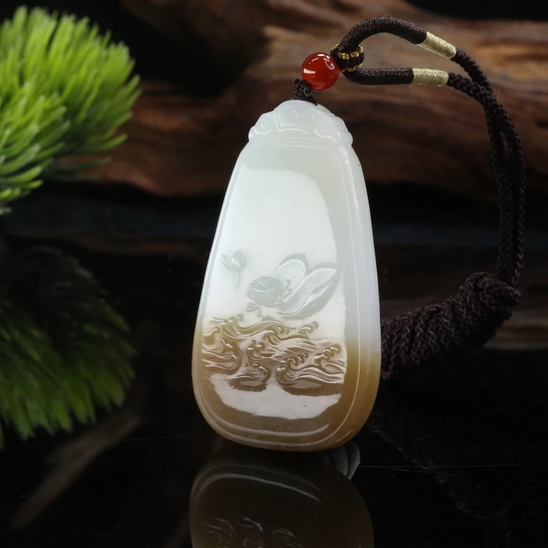 45和田玉糖白莲花吊坠/600440上海嘉禾拍卖