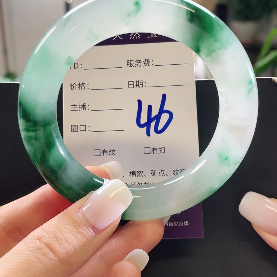 未镶嵌手镯石英质玉