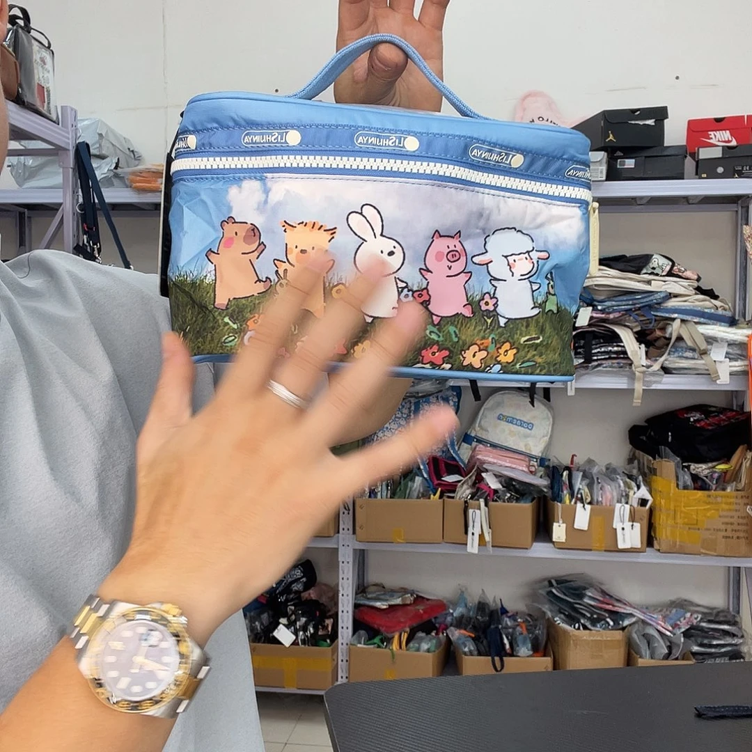 PU化妆包等产品和产品