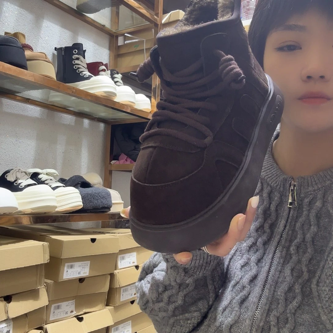 38码咖色卡皮巴拉