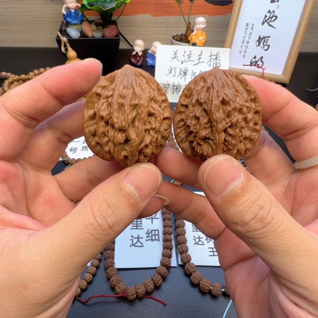 文玩核桃把件回血文玩核桃麻核桃虎头一对37尺