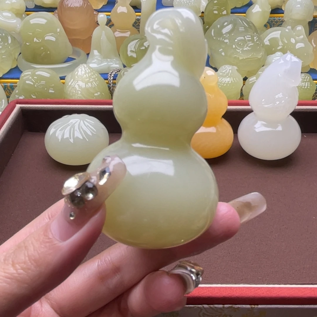 白***玉天然桌面摆放摆件