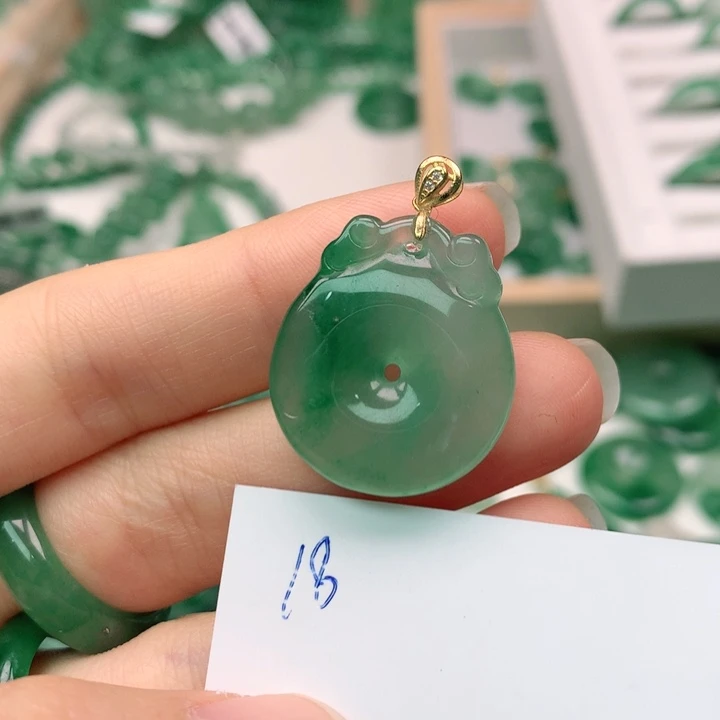 石英质玉颈饰银S925镶嵌为****心