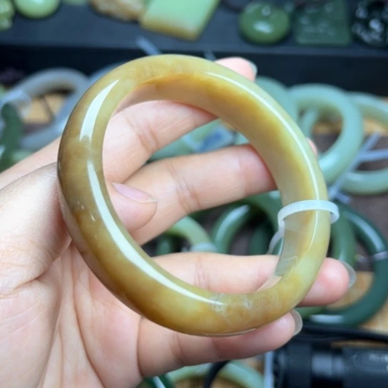 和田玉（糖玉）手镯未镶嵌60
