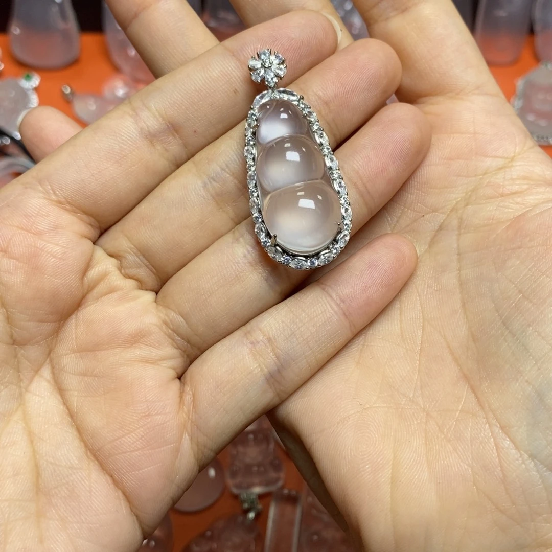 欧***酱石英质玉银S925镶嵌颈饰