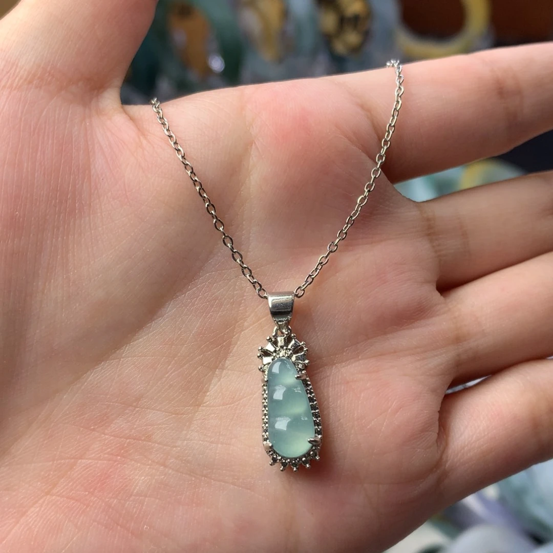 翡翠未镶嵌颈饰多样性