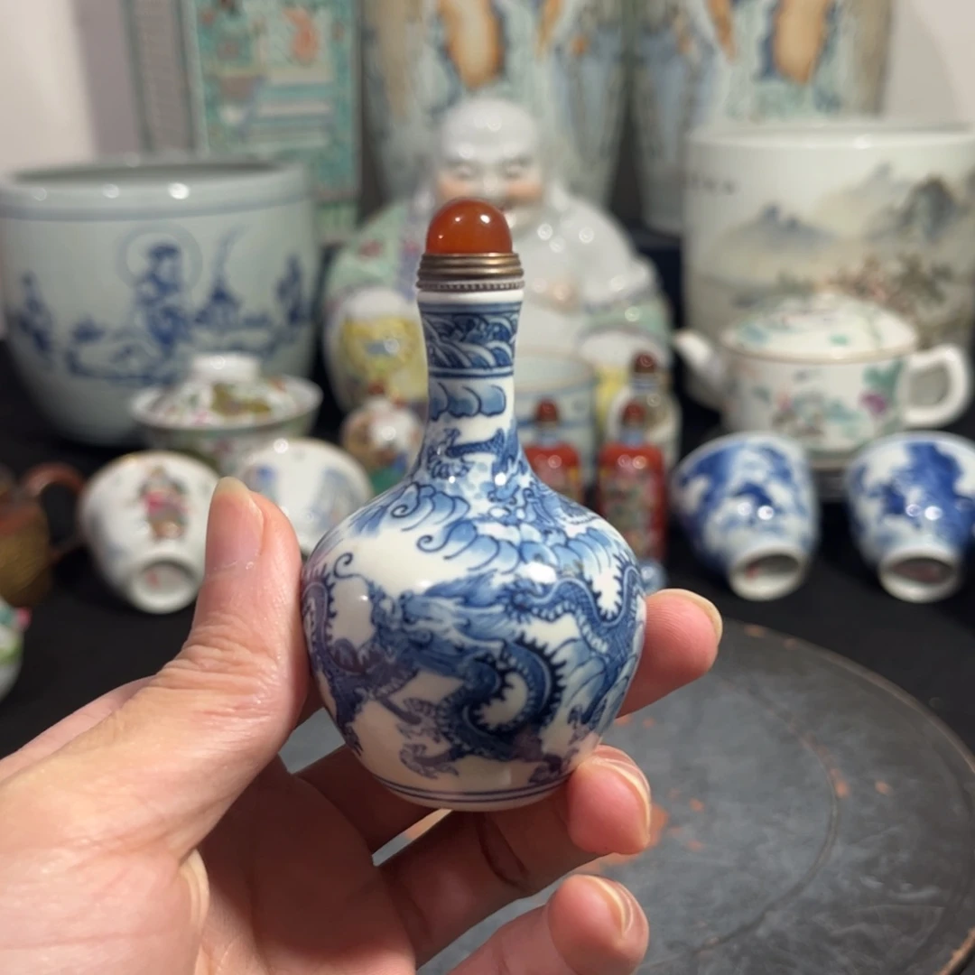 摆件青花龙纹鼻烟壶