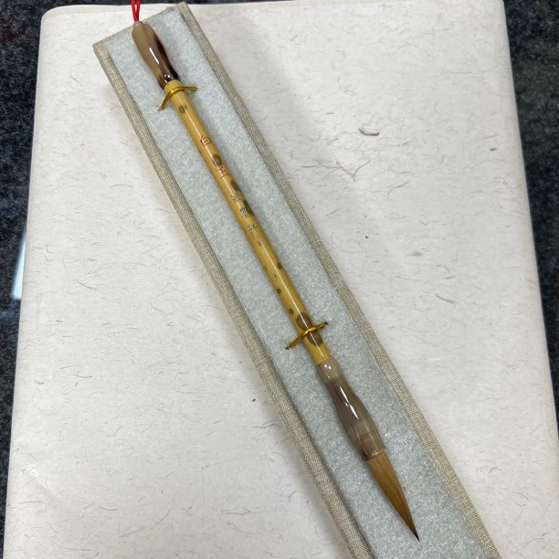 纯辽尾 白玉 狼毫 顶货 辽尾占95% 出峰4 口径1 单支