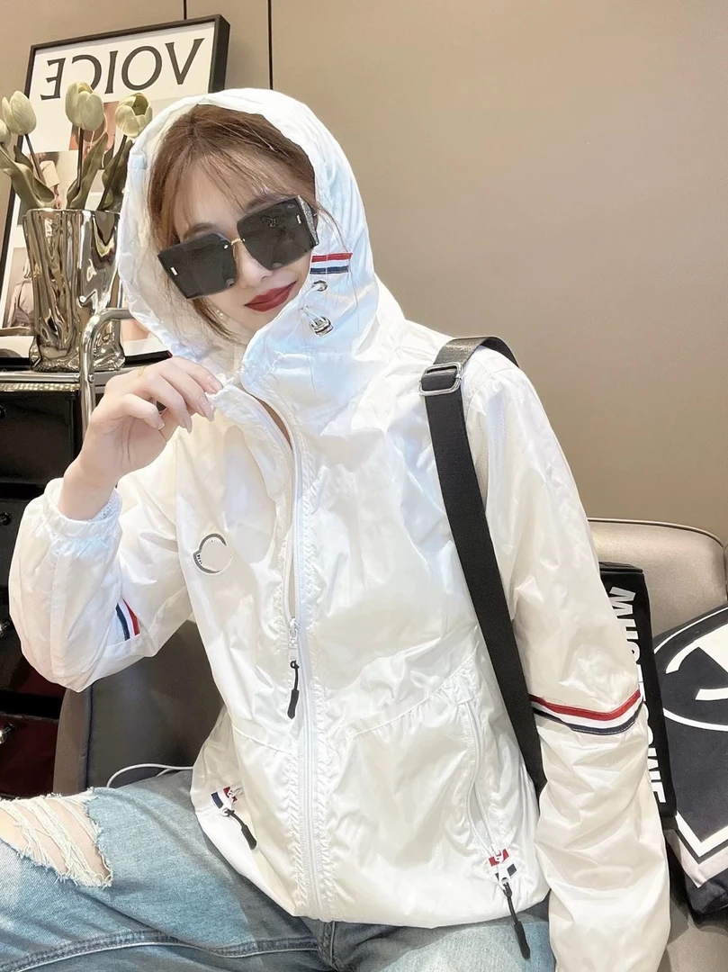 欧货连帽拼接彩条防晒衫外套女大码夏季轻薄宽松夹克上衣