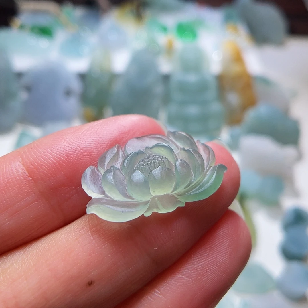 定制翡翠未镶嵌莲花