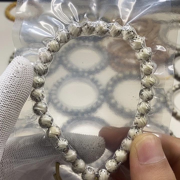 星月菩提吊坠拉丝雕刻河豚手持