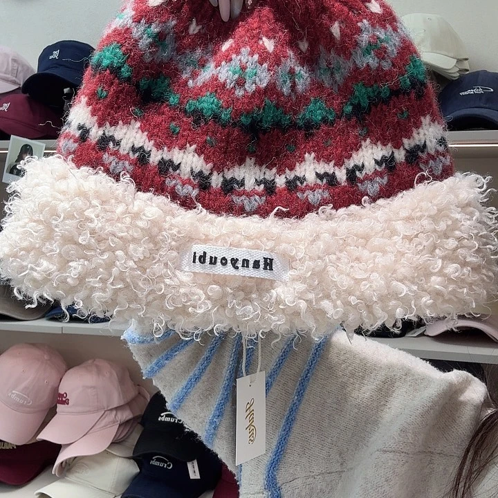 皮质铁合金红色帽子哦哦哦哦