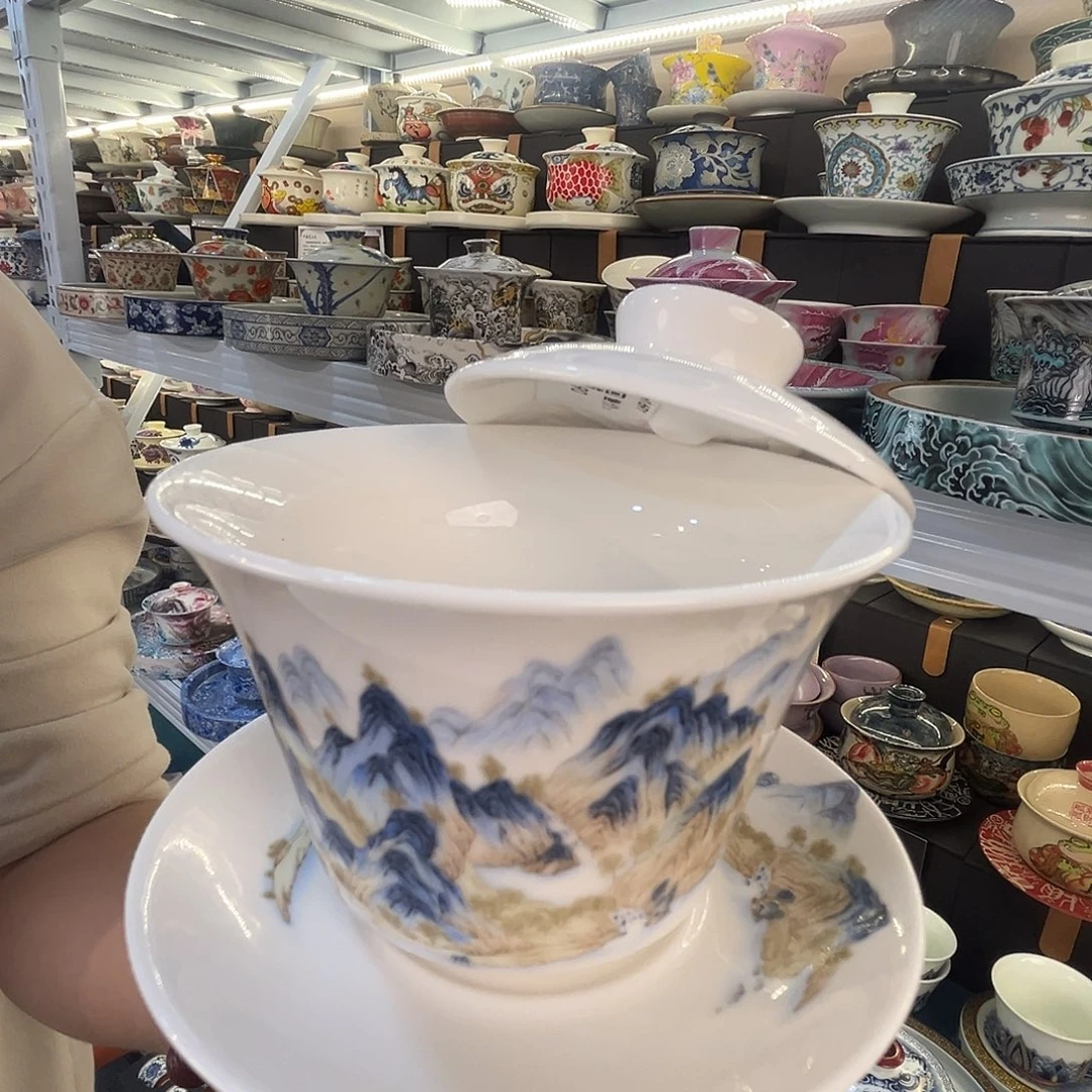 这些盖碗很漂亮！！！