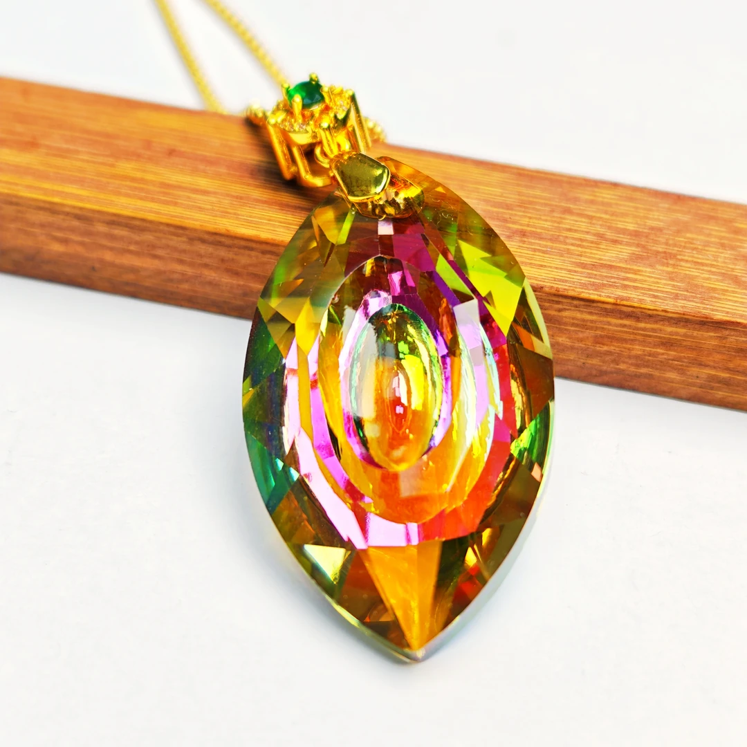 T048-鸿运高端精品时尚款男女通带吊坠多样性发其一