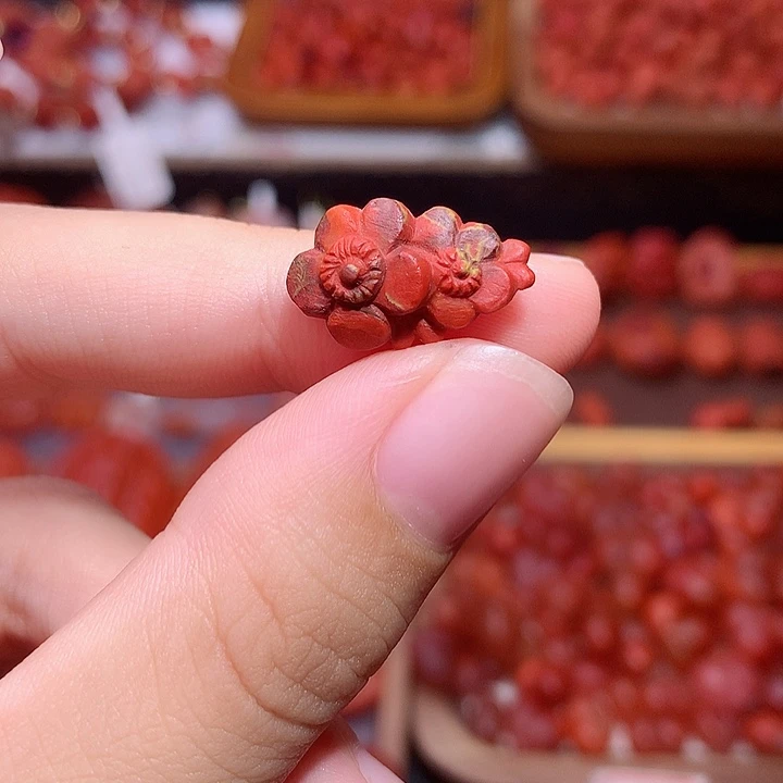 南红玛瑙未镶嵌南红包浆花花
