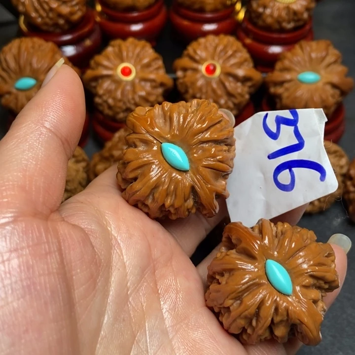 38楼下376文玩核桃狮子头