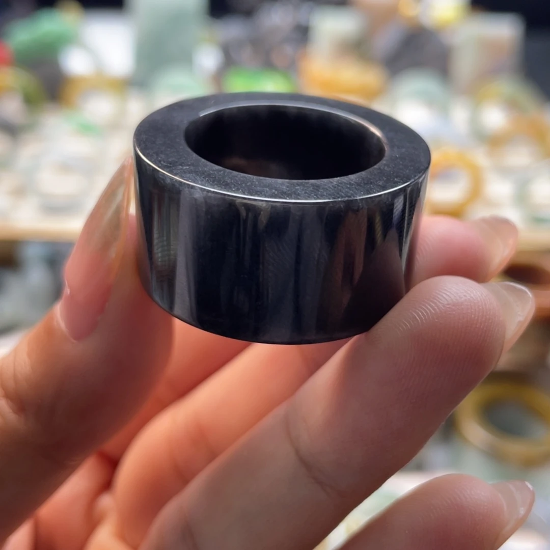 定制翡翠未镶嵌戒指