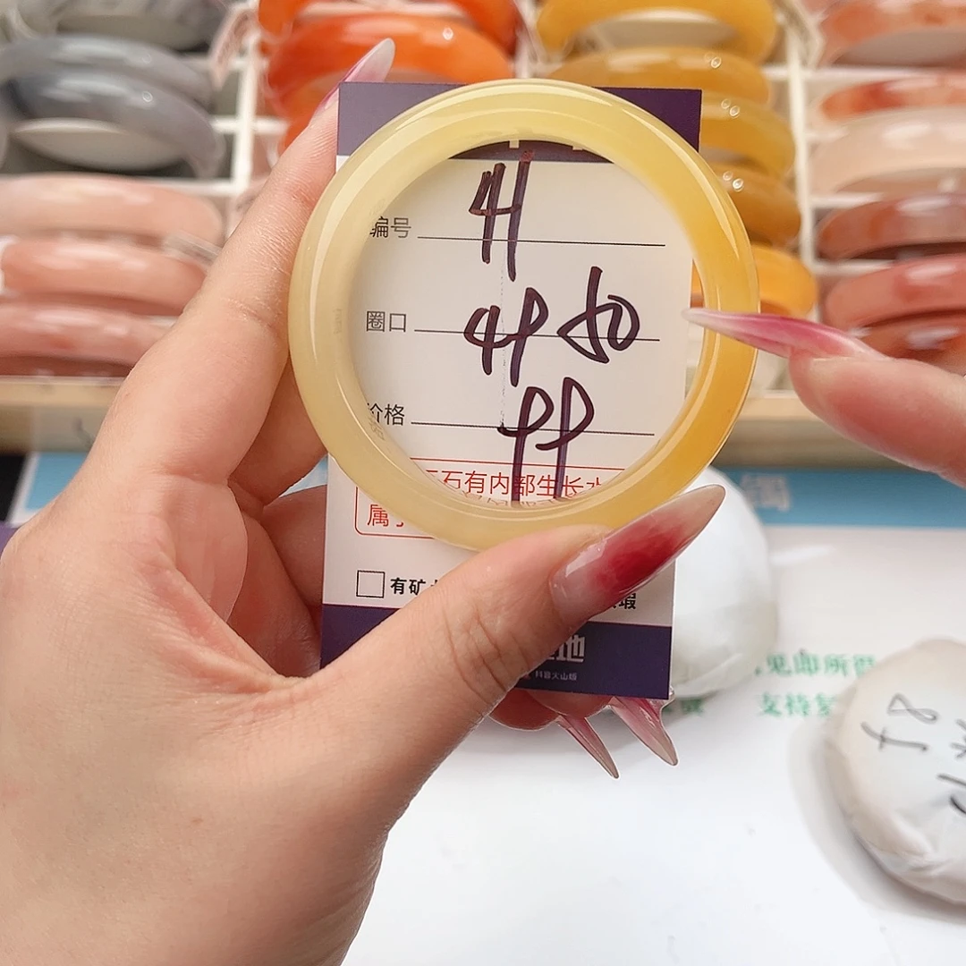 石英质玉未镶嵌手镯