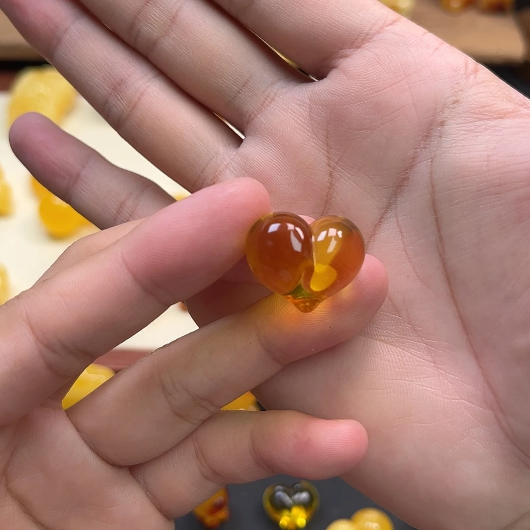 琥珀未镶嵌珠宝奇石