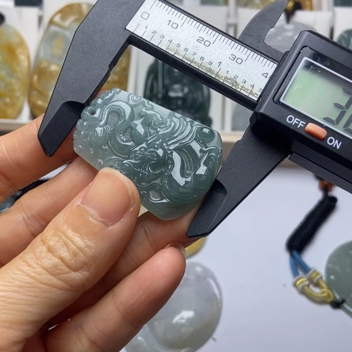 翡翠未镶嵌挂件翡翠
