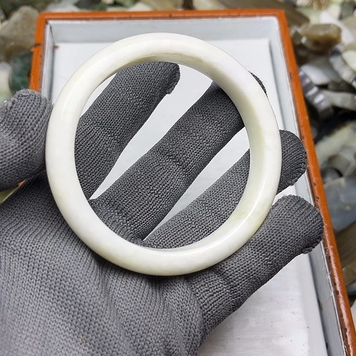 未镶嵌手链和田玉61