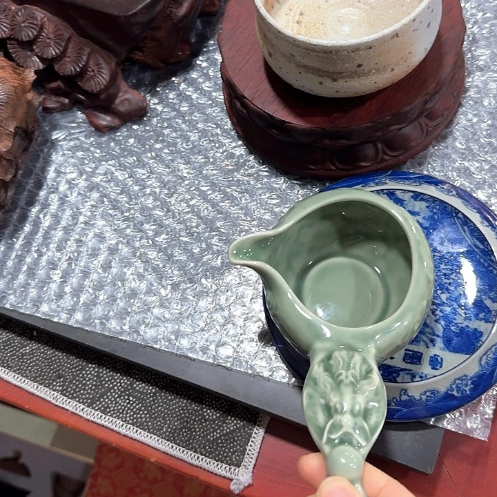 主人杯一个，瓷。。。