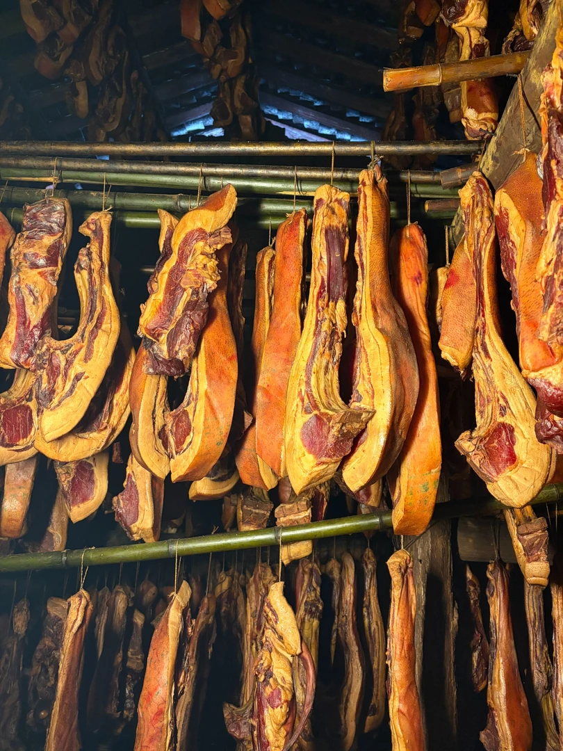 农村熟食土猪城口老腊肉  柴火烟熏手工腊味腊肉
