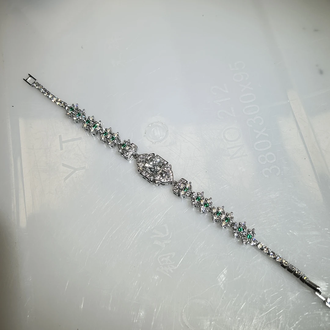 收藏级【高级定制】 轻奢时尚设计手链Z8027