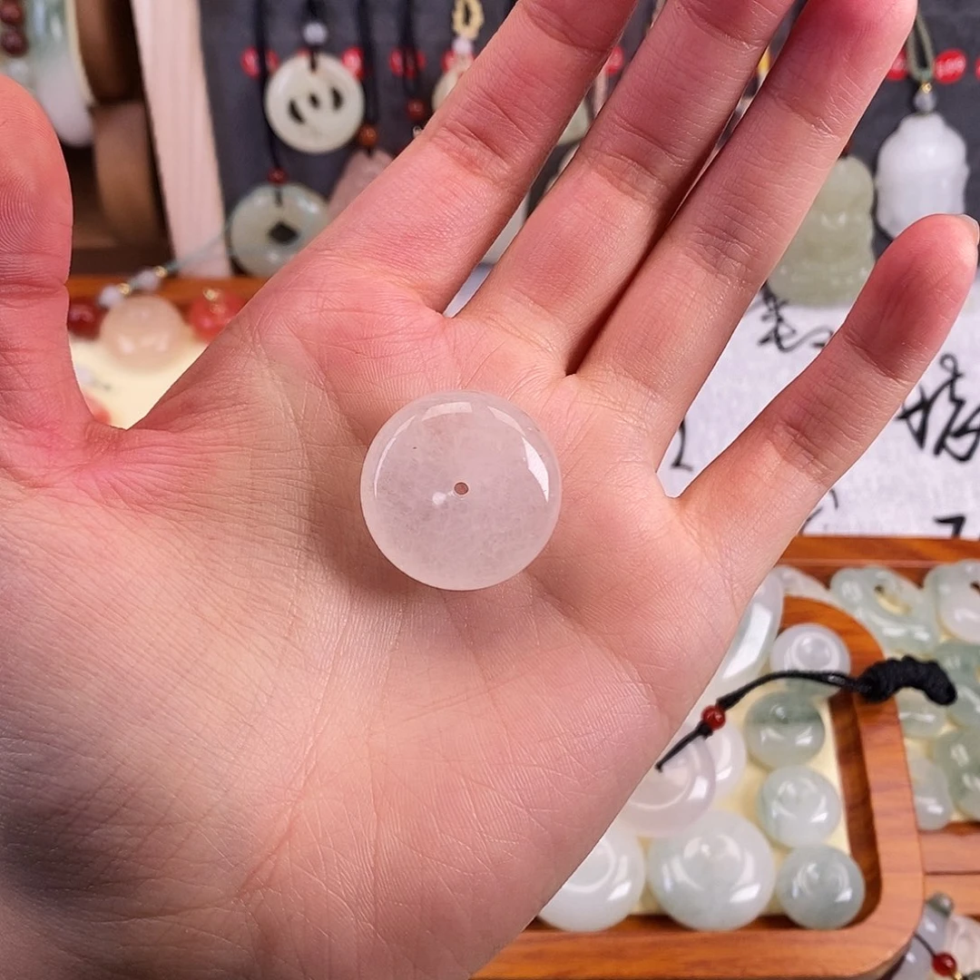 颈饰未镶嵌石英质玉吃****甜