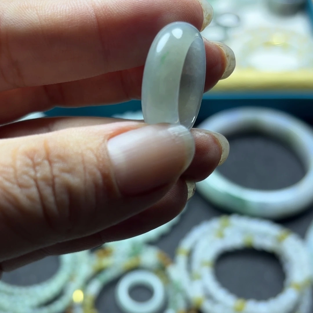 翡翠未镶嵌颈饰戒指14