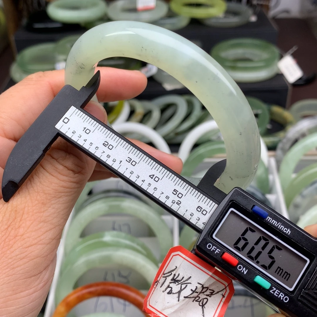 蛇纹石玉未镶嵌手镯606