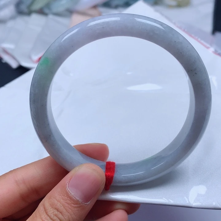 翡翠手镯未镶嵌翡翠手镯