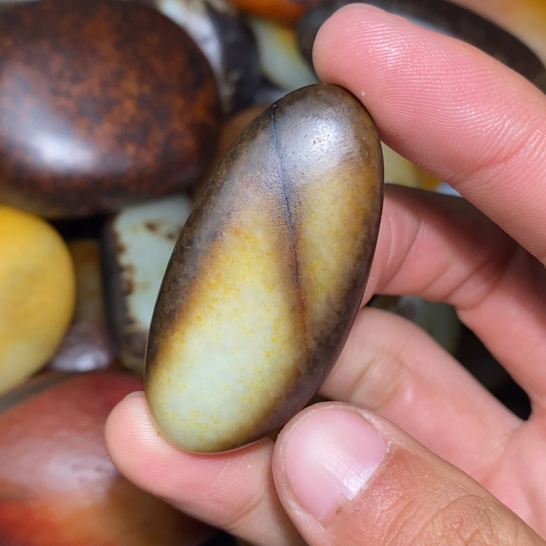 和田玉未镶嵌珠宝奇石