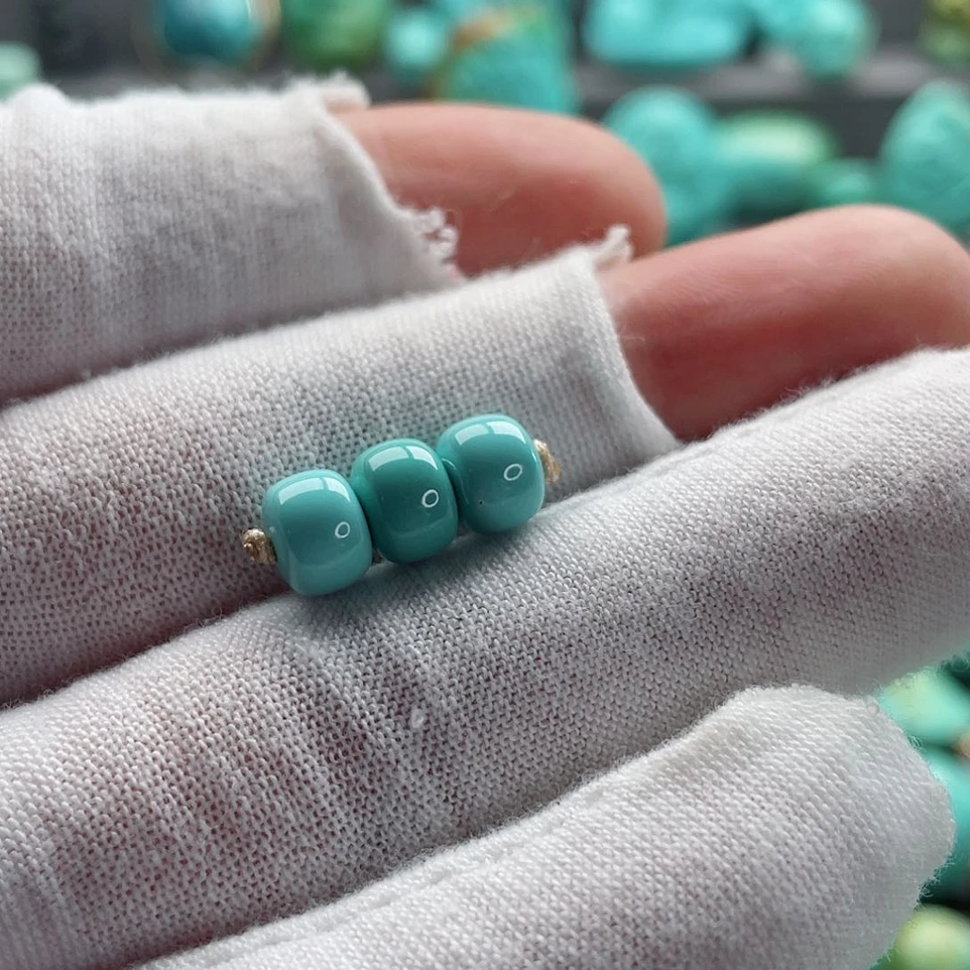 绿松石颈饰未镶嵌