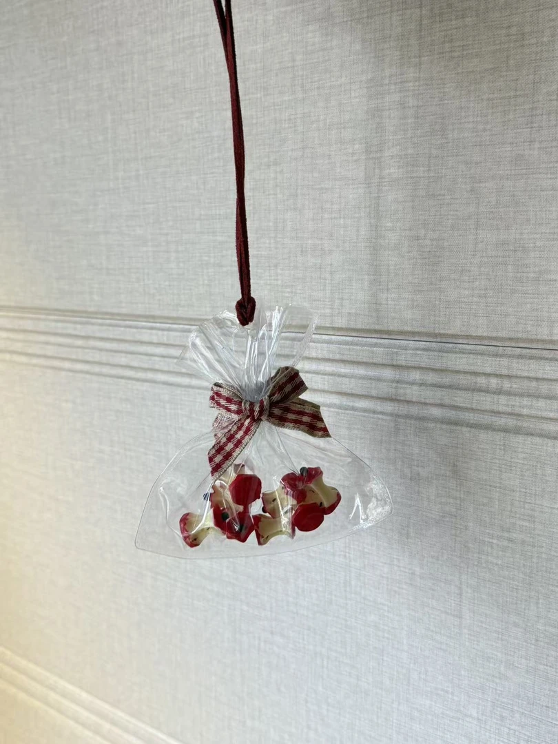 一袋苹果核手工挂件